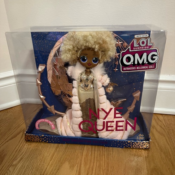 Nwt LOL Surprise Holiday OMG 2021 Collector NYE Queen Fashion Doll - Picture 4 of 7